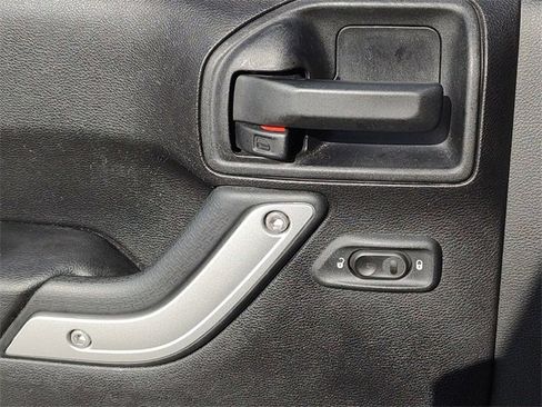 Used 2016 Jeep Wrangler Unlimited Sahara w/ Connectivity Group image 25