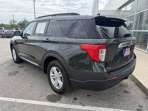 Used 2023 Ford Explorer XLT w/ Class IV Trailer Tow Package AWD/4WD image 3