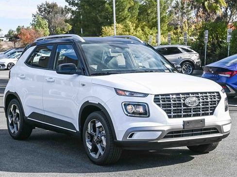 New 2026 Hyundai Venue SEL image 3