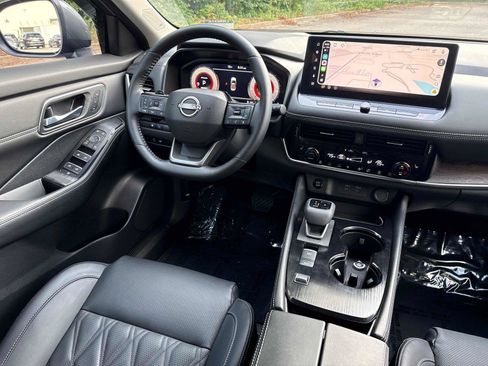 Used 2025 Nissan Rogue Platinum w/ Platinum Premium Package FWD image 14