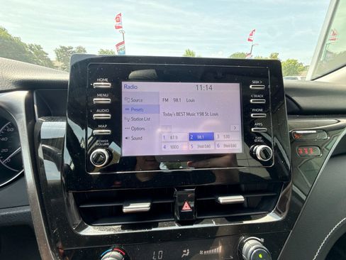 Used 2023 Toyota Camry SE FWD image 15