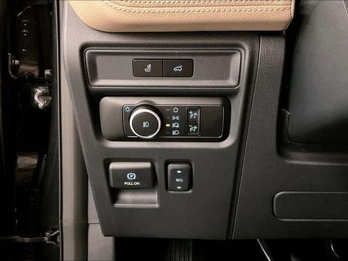 Used 2024 Ford Expedition Max Limited image 40