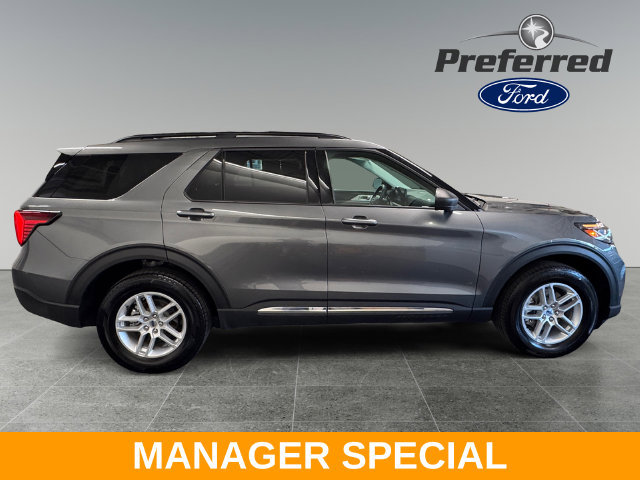 Used 2025 Ford Explorer Active AWD/4WD image 8