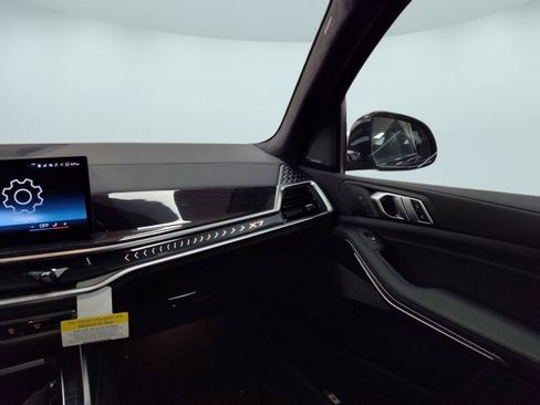 Used 2026 BMW X7 xDrive40i w/ M Sport Package image 24