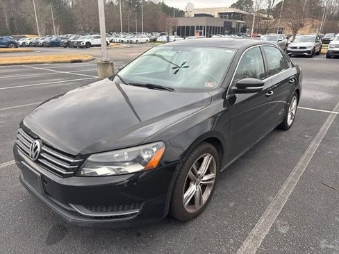 Used 2014 Volkswagen Passat 1.8T SE image 12