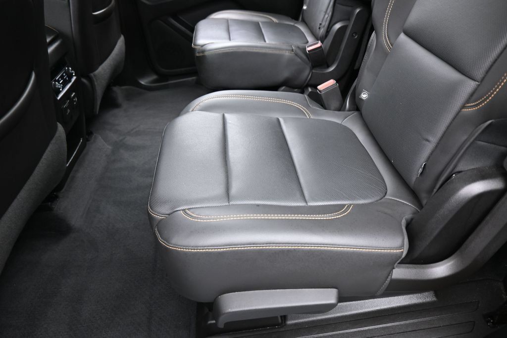 Used 2021 Chevrolet Traverse Premier w/ Redline Edition FWD image 45
