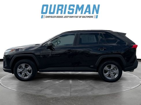 Used 2025 Toyota RAV4 LE AWD/4WD image 3