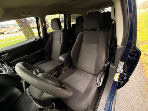 Used 2016 Jeep Patriot Sport image 30