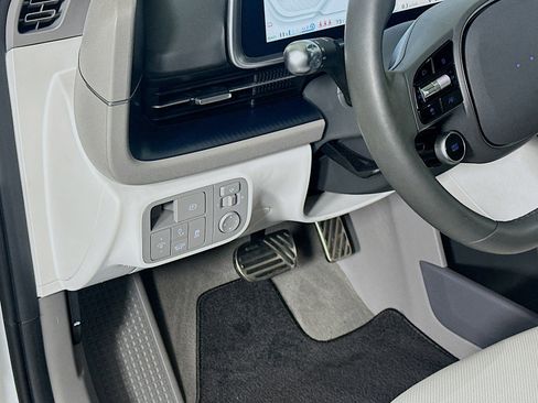 Used 2023 Hyundai Ioniq 6 Limited image 17