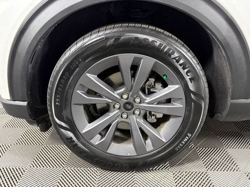 Certified 2025 Ford Explorer Active w/ Active Comfort Package AWD/4WD image 11