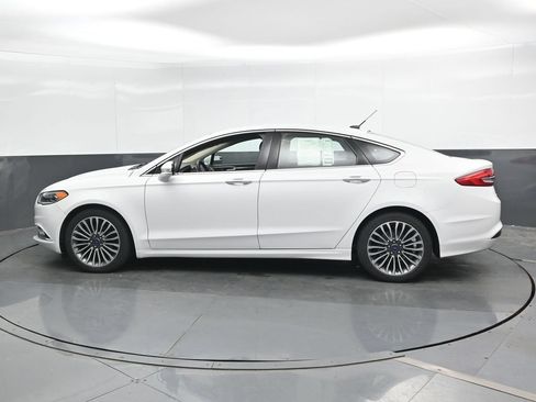 Used 2017 Ford Fusion SE w/ Fusion SE Technology Package FWD image 10