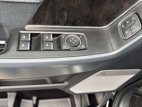 Used 2022 Ford F150 Lariat image 11