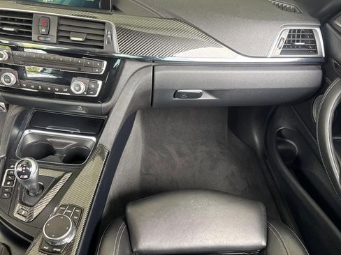 Used 2018 BMW M4 Convertible w/ Competition Package RWD image 29