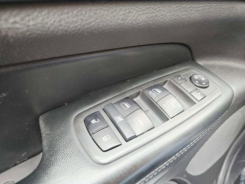 Used 2020 Jeep Grand Cherokee Altitude image 36