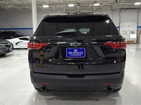 Used 2022 Chevrolet Traverse LT w/ LPO, Blackout Package image 6