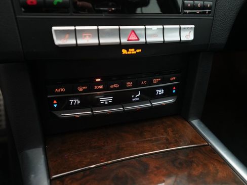 Used 2015 Mercedes-Benz E 350 4MATIC Sedan image 21