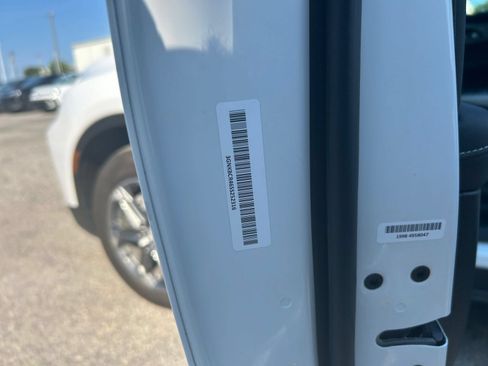 Used 2025 Chevrolet Blazer LT FWD image 19