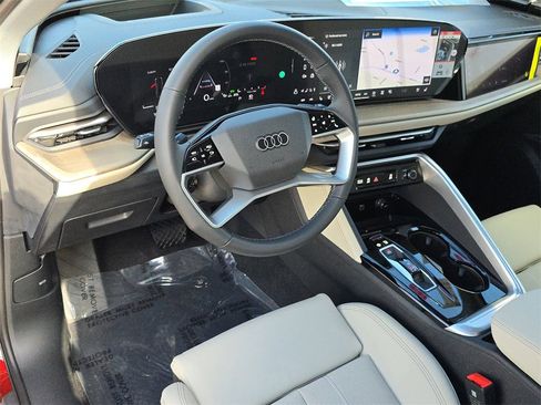 New 2025 Audi Q5 Prestige image 16
