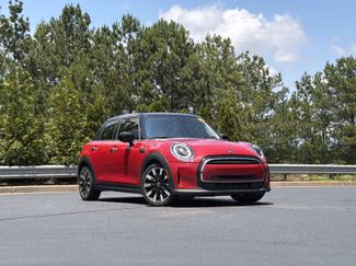 Used 2022 MINI Cooper 4-Door Hardtop FWD video 2