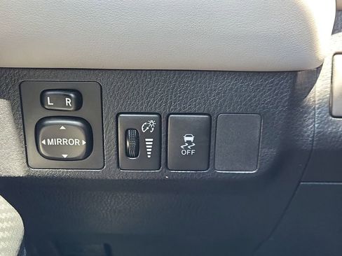 Used 2013 Toyota RAV4 XLE AWD/4WD image 24