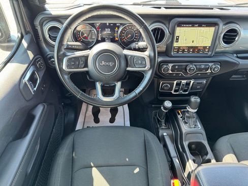 Used 2022 Jeep Wrangler Unlimited Sahara image 19