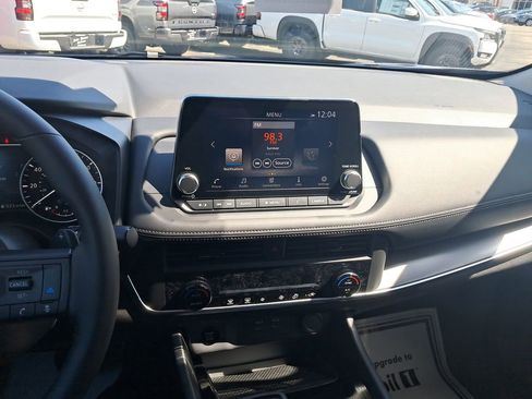 New 2026 Nissan Rogue SV AWD/4WD image 18