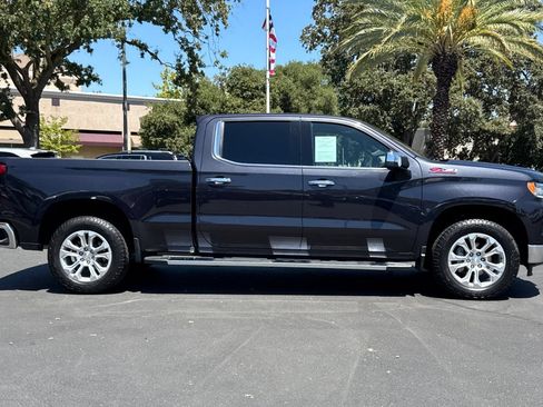 Used 2022 Chevrolet Silverado 1500 LTZ AWD/4WD image 2