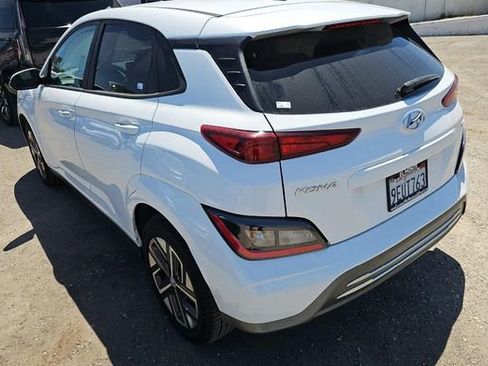 Used 2023 Hyundai Kona SE FWD image 3