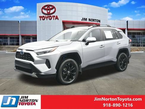 Used 2024 Toyota RAV4 SE AWD/4WD image 5