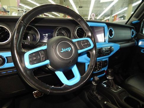 Used 2023 Jeep Wrangler Unlimited Sahara w/ Cold Weather Group image 21