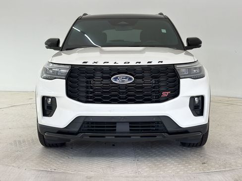 Used 2025 Ford Explorer ST AWD/4WD image 6