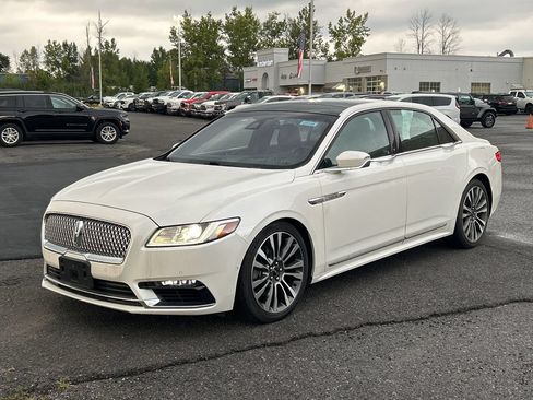 Used 2018 Lincoln Continental Reserve AWD/4WD image 2