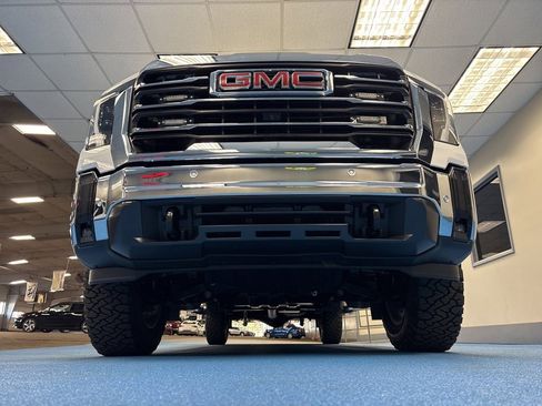 Certified 2025 GMC Sierra 2500 SLT w/ SLT Premium Package image 16