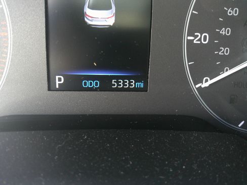 Used 2025 Toyota Corolla LE image 23