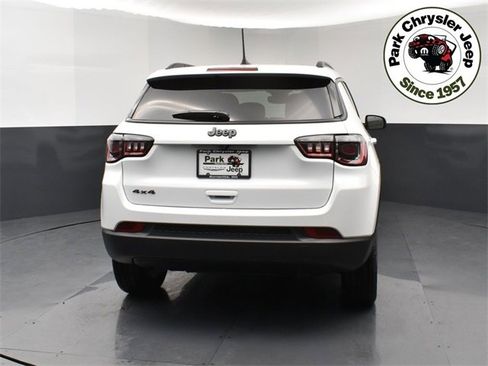 New 2026 Jeep Compass Latitude image 5