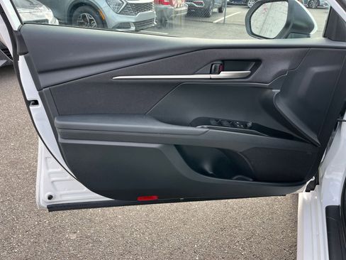 Used 2025 Toyota Camry LE image 20