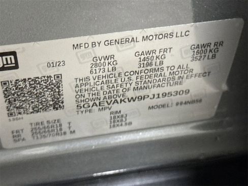 Used 2023 Buick Enclave Essence image 27
