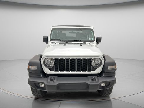 Used 2025 Jeep Wrangler Sport AWD/4WD image 2