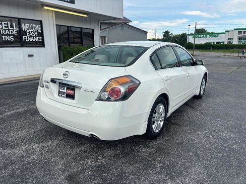 Used 2011 Nissan Altima 2.5 SL w/ 2.5SL Pkg FWD image 4