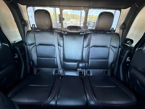 Used 2020 Jeep Gladiator Rubicon w/ Dual Top Group AWD/4WD image 15
