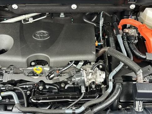 Used 2025 Toyota RAV4 LE AWD/4WD image 30