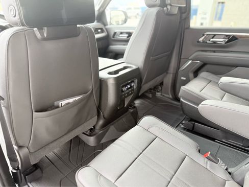 Used 2025 Chevrolet Tahoe High Country image 44