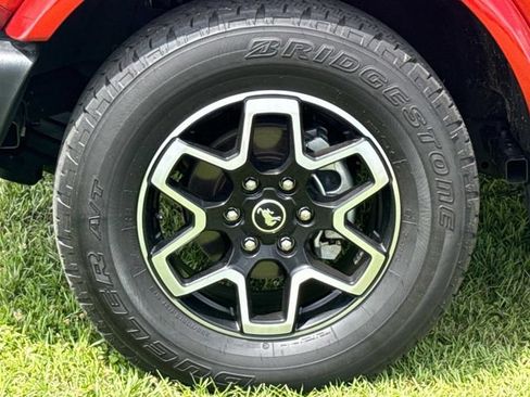 Used 2023 Ford Bronco Outer Banks AWD/4WD image 6