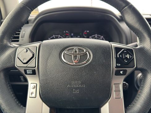 Used 2022 Toyota 4Runner SR5 image 15