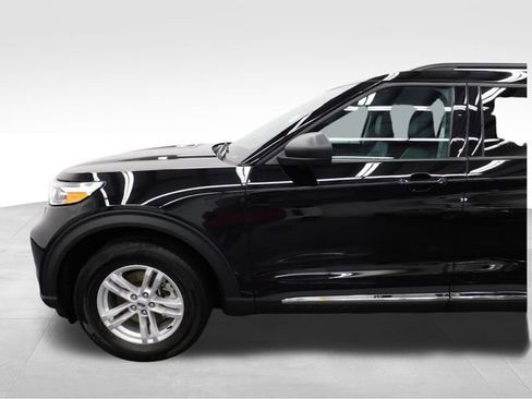 Used 2023 Ford Explorer XLT w/ Equipment Group 202A image 6