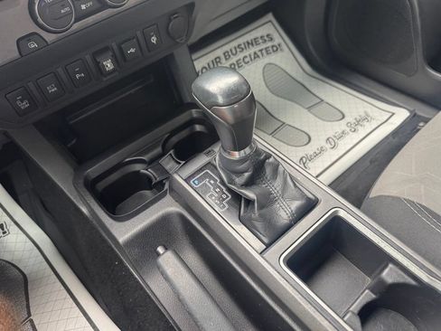 Used 2021 Toyota Tacoma TRD Off-Road w/ Technology Package RWD image 24