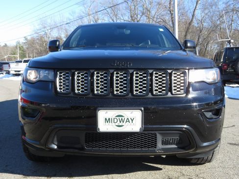 Used 2020 Jeep Grand Cherokee Altitude image 2