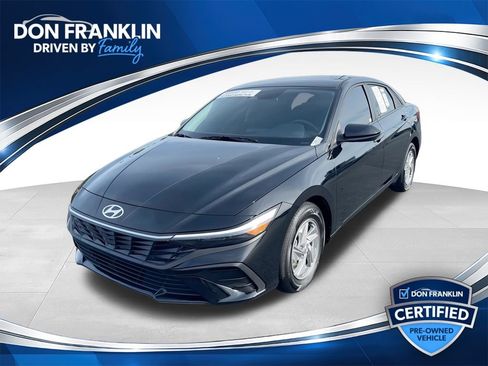 Used 2026 Hyundai Elantra SE FWD image 1