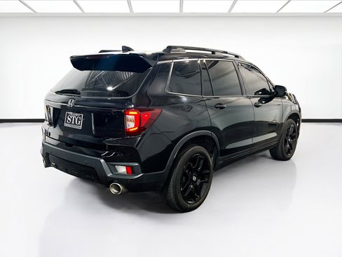 Used 2024 Honda Passport Black Edition image 4