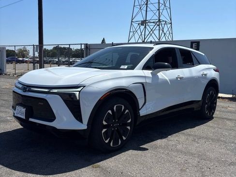 Used 2024 Chevrolet Blazer EV RS AWD/4WD image 2